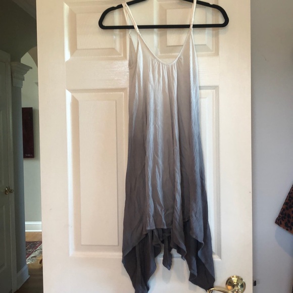 Vestique low back dress - Picture 2 of 3